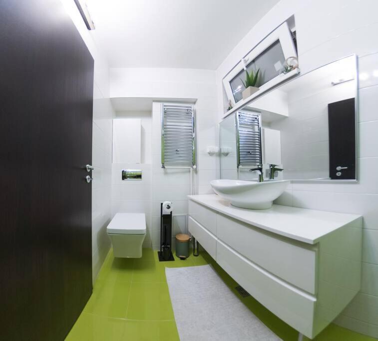 Central Oasis Apartment Bucharest Luaran gambar